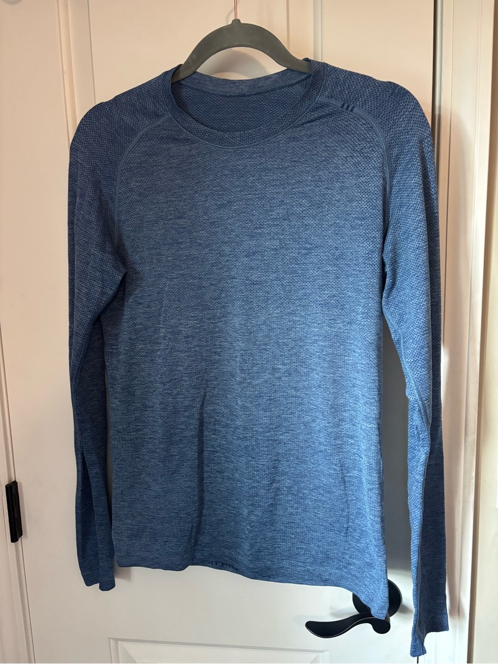 Lululemon metal vent women’s long sleeve size XS